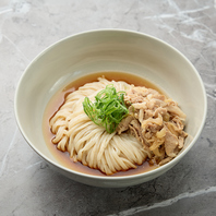 かけうどんや肉うどん等◎小から大サイズまでご用意♪