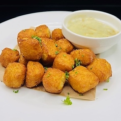 揚げニョッキとゴルゴンゾーラソース