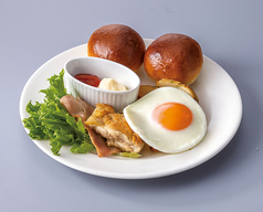 チキン＆目玉焼き