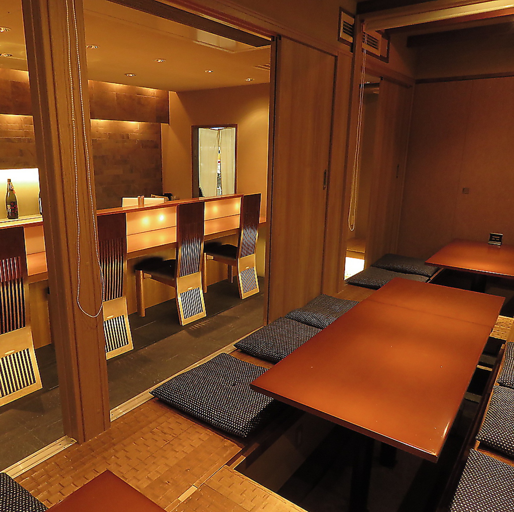 雰囲気抜群のカウンター席、掘り炬燵席に半個室充実！プライベートの飲み会や接待、デートにも最適♪