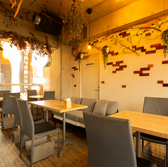 チーズとお肉が自慢のお店 H2 cooking 姪浜駅前店の雰囲気2