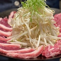 特製鍋で焼く鮮度抜群のラムに大満足