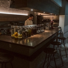 昼はカフェ、夜はバーに♪居心地の良い空間をご提供いたします◎