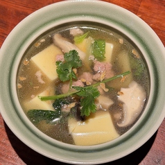 豚ひきとキノコ・卵豆腐のあっさりスープ