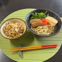 沖縄食堂 美らそばの写真