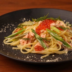 サーモンといくらのクリームパスタ