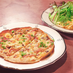 そば粉のクレープピザ