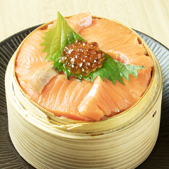 サーモンとイクラのせいろ飯