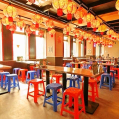 広々とした座席で、ゆっくりとお食事をお楽しみいただけます。