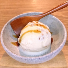 そば茶アイス蕎麦の花の百花蜜をそえて