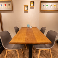 自由なレイアウト変更が可能なテーブル席。貸切もOK！