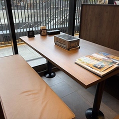 外の景色も観ながらお食事を!※店内写真は系列店です