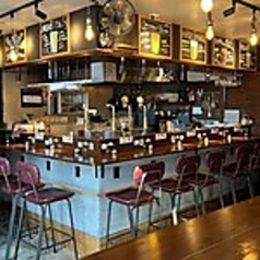 16名様から可能。お気軽にお問い合わせください。最大24名様まで(カウンター・立ち飲み含め)