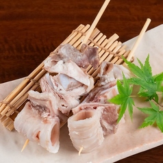 豚なんこつ串　(2本)