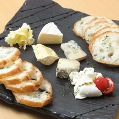 ワインと一緒に チーズ3種盛り