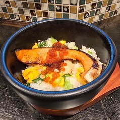 石焼シャケいくら炒飯