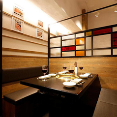 ２～４名様（半個室／仕切り有）