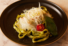 鯛の生ハムと自家製ジェノベーゼの写真