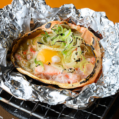 じっくり炭火で◎濃厚な旨味のカニみそ甲羅焼きを堪能♪