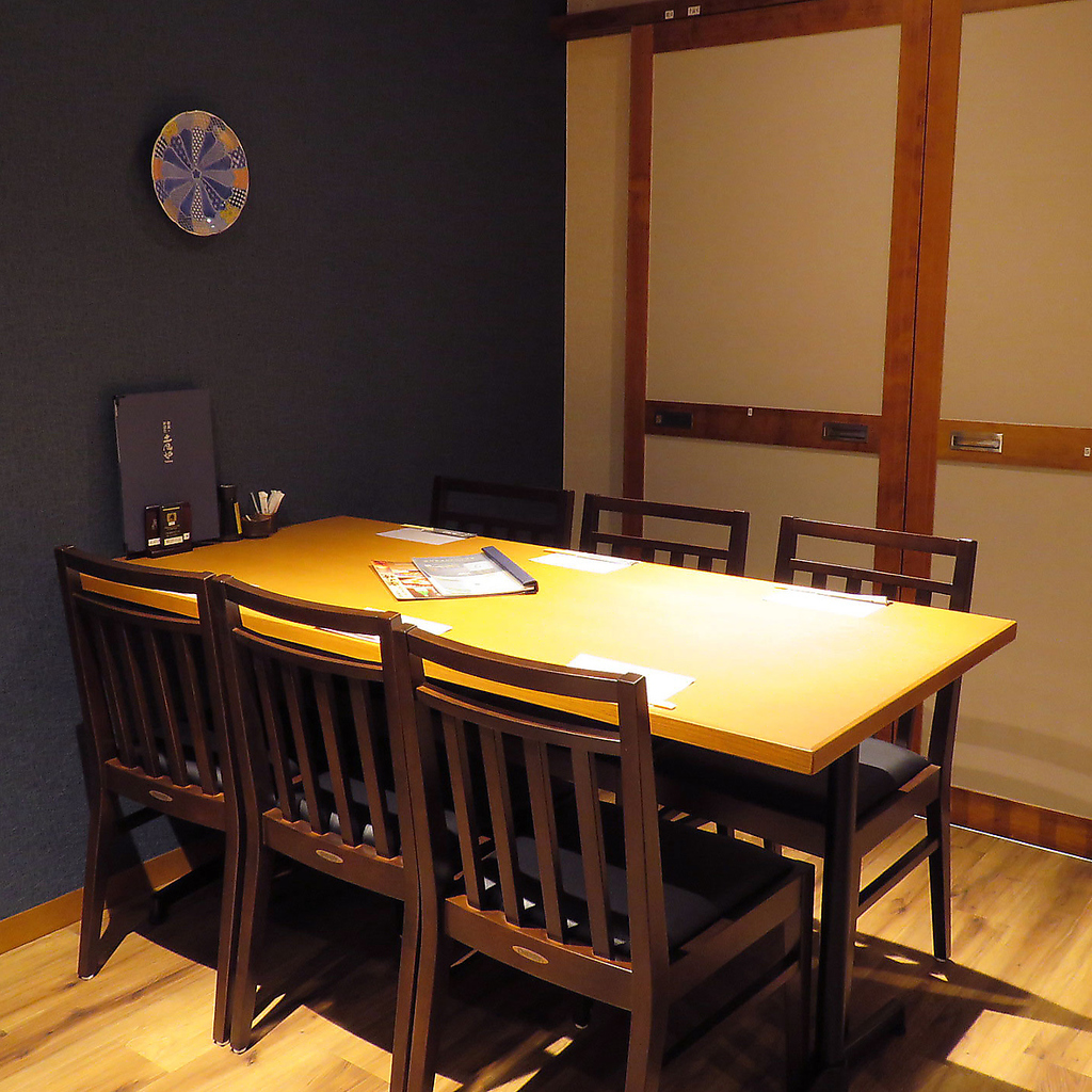 【土風炉　本厚木店】広々としたテーブル席をご用意しております。お食事会に人気です。