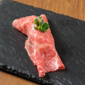 料理メニュー写真 和牛の炙り肉寿司（一貫）