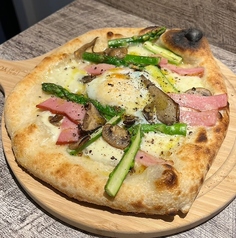 糸島野菜と自家製ベーコンのビスマルク