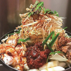 ホルモン鍋（韓国風、醤油、塩、味噌）の写真