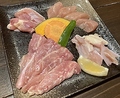 料理メニュー写真 鶏の4点盛り合わせ