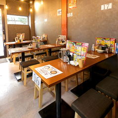 【多様なシーンに◎】2名様～利用可能の大小テーブル席完備★食事・飲み会等、様々なシーンに対応致します！