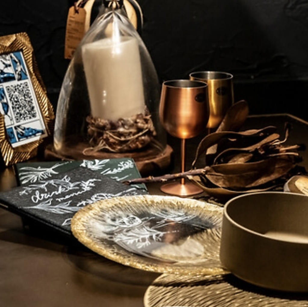 ちょっと奥まったテーブル席にはゆったりソファ席もあり♪女子会や宴会にもピッタリ☆