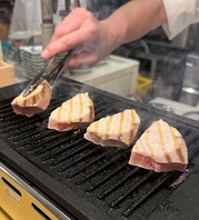 お刺身で食べられるお魚をレア焼きで食べる！