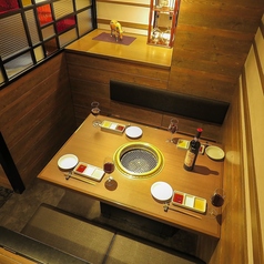 ２～４名様（半個室／仕切り有）