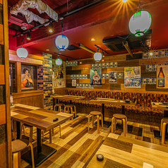 テーブル席は繋げて最大20名様までご案内できます！！飲み放題付きのコースは2500円から！貸切宴会などはお気軽にご相談下さい◎