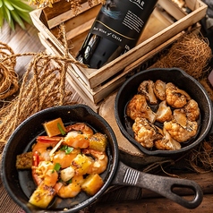 多種多様なアラカルト料理をご用意しております。の写真