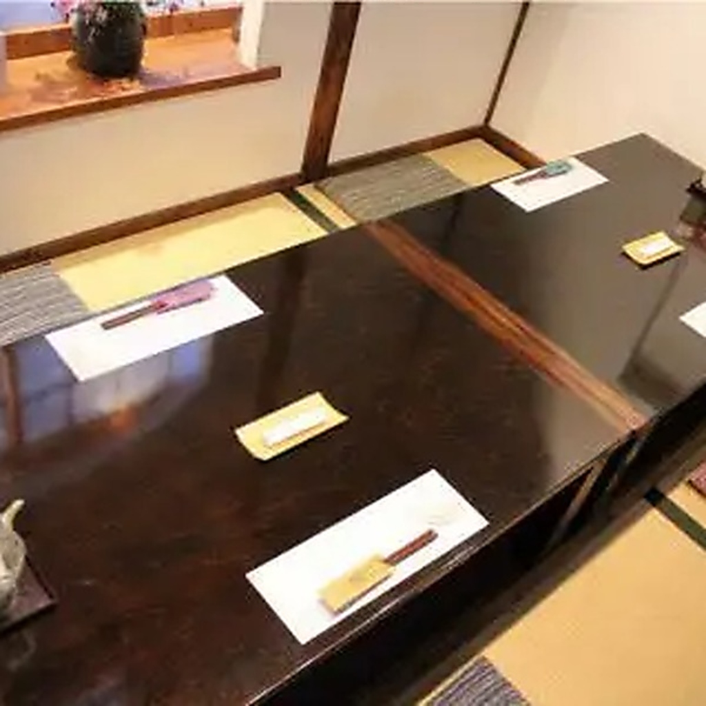 ご夫婦や、友人・同僚と少人数でお食事ならこちらへ♪