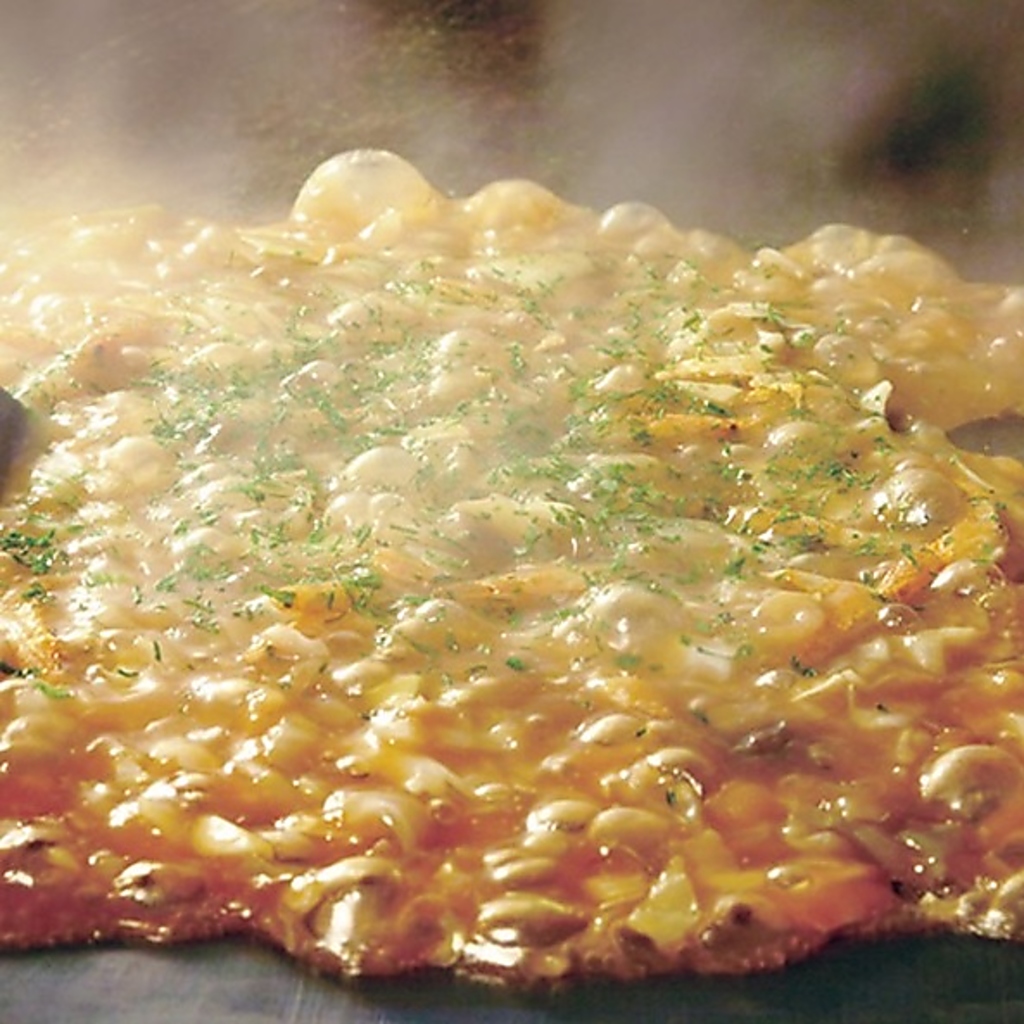 もんじゃはトッピングのレパートリーが豊富◎自分好みのカスタムしたもんじゃをご注文ください♪