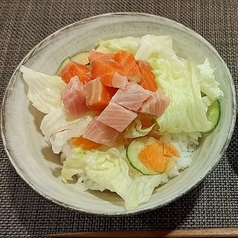 魚介サラダ丼