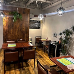 4名様テーブル×3席