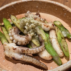 烏賊ゲソとアスパラの昆布バター