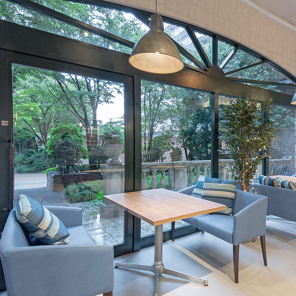 ゆったりテーブル・ソファーも大人気♪