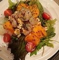 料理メニュー写真 おけさ柿と海老のサラダ