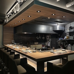 最大8名様収容。貸切の際ははご相談ください。