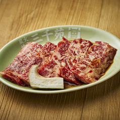 奈良で楽しむ大衆価格の本格炭火焼肉体験を提供