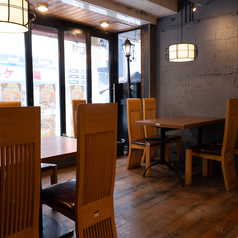 ゆっくりとお酒とお料理を楽しめる店内です！