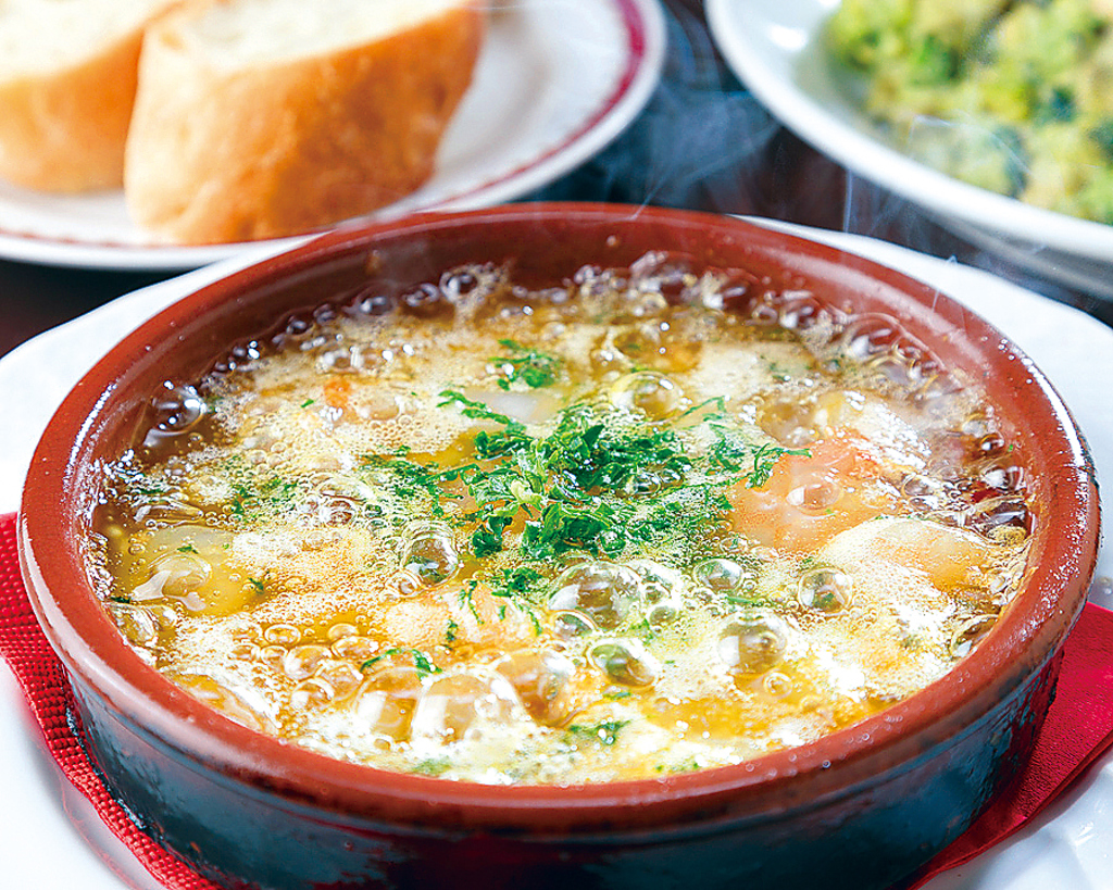 スペイン料理と言えばマストなアヒージョ
