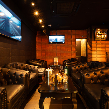 カラオケバーM z エムズ 新橋の雰囲気1