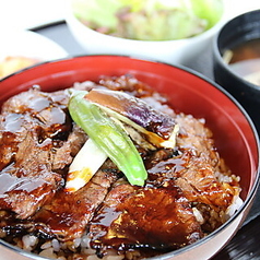 お気軽にご注文できる丼ものもご用意