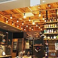 開放感のある店内で、ごゆっくり！