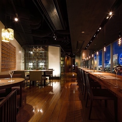 落ち着いた雰囲気。知る人ぞ知る、大人の隠れ家のような天ぷら屋です。