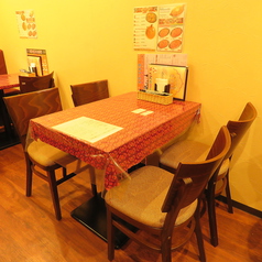 様々なシーンに対応可能なテーブルのお席は小さいお子様連れのファミリー様もお気軽にご利用下さい♪会社の歓送迎会や懇親会をはじめ様々なシーン、人数やパーティーの内容に応じたスタイルをご提案させていただきます。本場のシェフが作る本格インド料理をご堪能ください♪